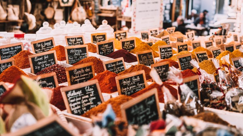 LA CÔTE D'AZUR & SES MARCHÉS PROVENCAUX