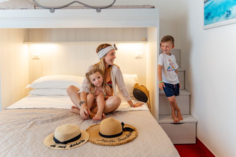 HOTEL COLOR METROPOLITAN BEACH *** 