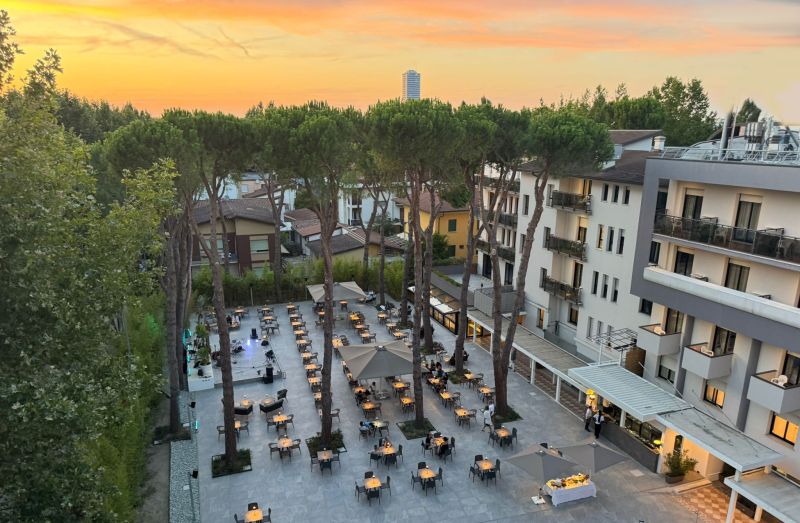 HOTEL EXECUTIVE EVOLUTION ****