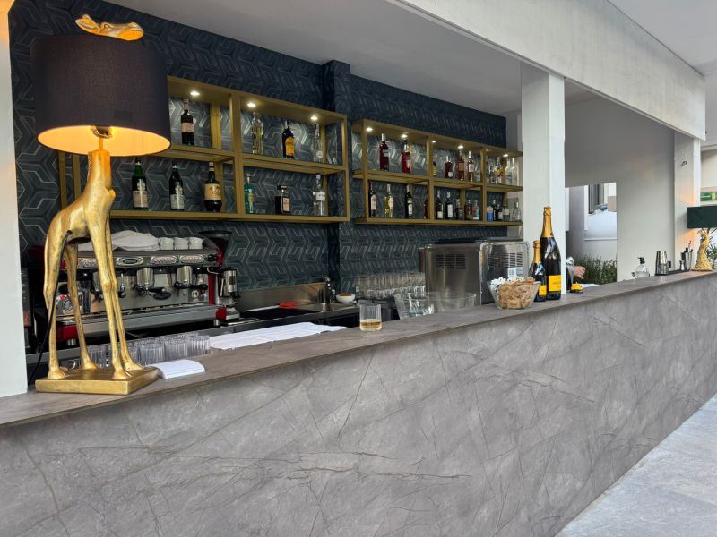 HOTEL EXECUTIVE EVOLUTION ****